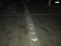 Nachleuchtende Markierung Parkhaus Boden